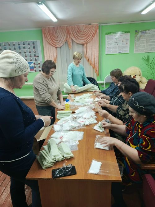 В сельском клубе деревни Новопоселенная Лебедка прошла замечательная гуманитарная акция в поддержку участников специальной военной операции