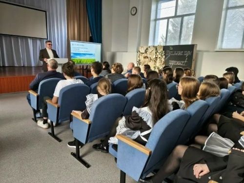 Профориентационная встреча для школьников прошла в Новошешминском районе