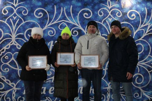Главная ёлка торжественно зажглась в Новошешминске