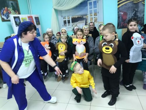 Юные артисты из детсада «Ландыш» пришли в Новошешминский Дом-интернат