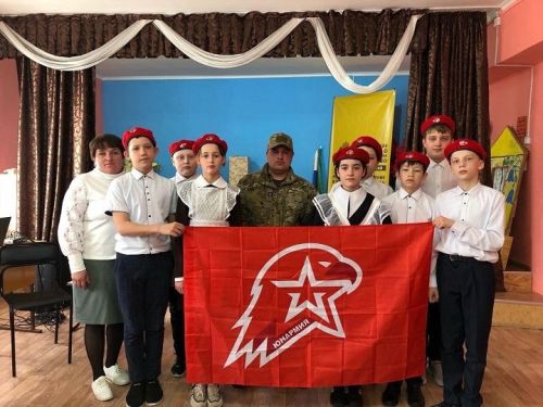Встреча с героем: краснооктябрьские школьники пообщались с участником СВО