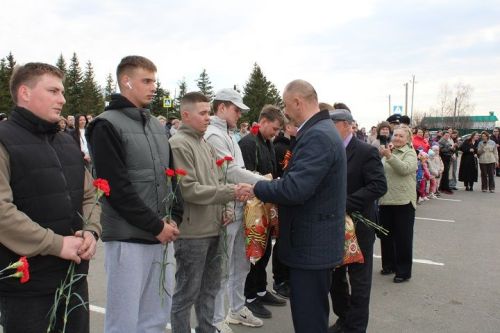 Весной на службу в армию из Новошешминского района призваны 17 ребят