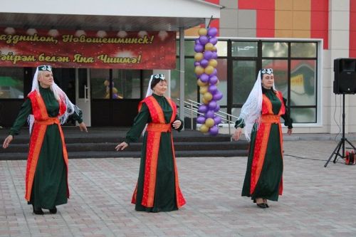 В продолжение празднования Международного дня семьи 15 мая в Новошешминске прошел вечерний концерт