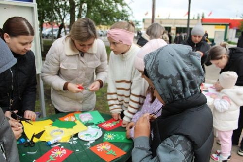 В продолжение празднования Международного дня семьи 15 мая в Новошешминске прошел вечерний концерт