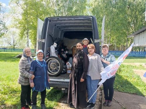 Отец Сергий и жители объединились: гуманитарная помощь и мотоцикл для воинов в зоне СВО