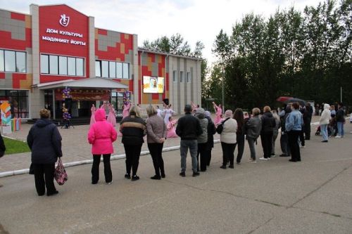 В продолжение празднования Международного дня семьи 15 мая в Новошешминске прошел вечерний концерт