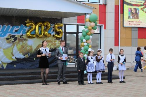 24 мая для выпускников Новошешминской гимназии прозвенел последний звонок (фоторепортаж и видео)