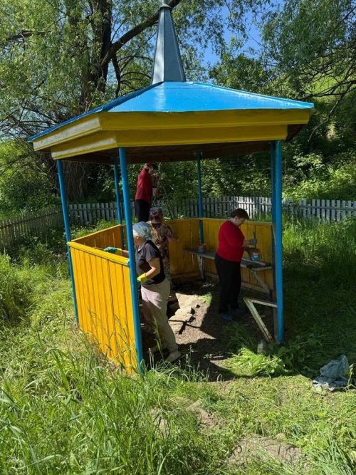 Сотрудники бюджетных организаций села Зиреклы преобразили любимое место отдыха в селе – родник «Авыл кизлэве»