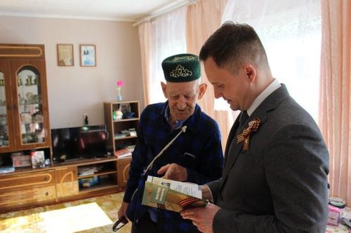 Егор Тарнавский поздравил новошешминских тружеников тыла с Днём Победы