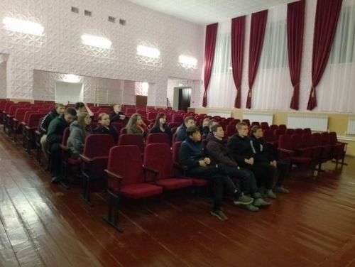 Профилактика ДТП и безопасность на дорогах стали темой встречи в Петропавловском СДК