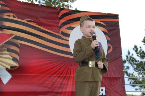 В Новошешминске прошел марафон «Война в стихах», посвященный 80-летию Победы (фоторепортаж)