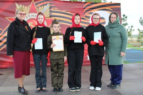 В Новошешминске прошел марафон «Война в стихах», посвященный 80-летию Победы (фоторепортаж)