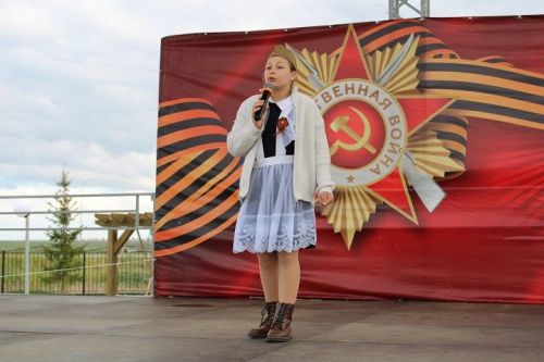 В Новошешминске прошел марафон «Война в стихах», посвященный 80-летию Победы (фоторепортаж)