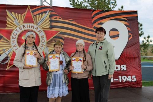 В Новошешминске прошел марафон «Война в стихах», посвященный 80-летию Победы (фоторепортаж)
