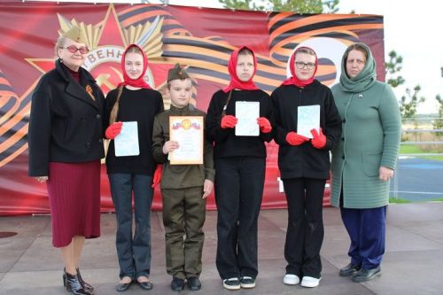 В Новошешминске прошел марафон «Война в стихах», посвященный 80-летию Победы (фоторепортаж)