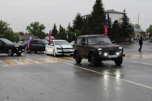 8 мая в Новошешминске прошел автопробег в честь 80-летия Победы