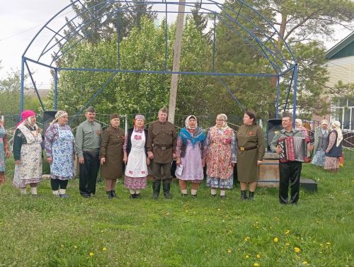 80 лет Великой Победе: в селе Простые Челны почтили подвиг тружеников тыла и ветеранов