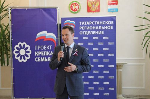 В канун Дня России в Новошешминском ЗАГС состоялось торжественное вручение паспортов РФ (фоторепортаж)