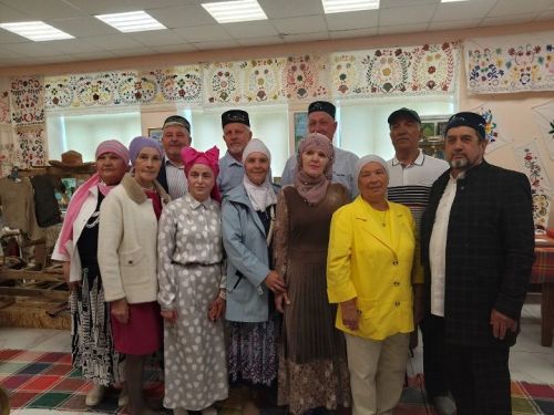 Юбилейная встреча: в Зиреклинском музее встретились выпускники, окончившие школу 50 лет назад