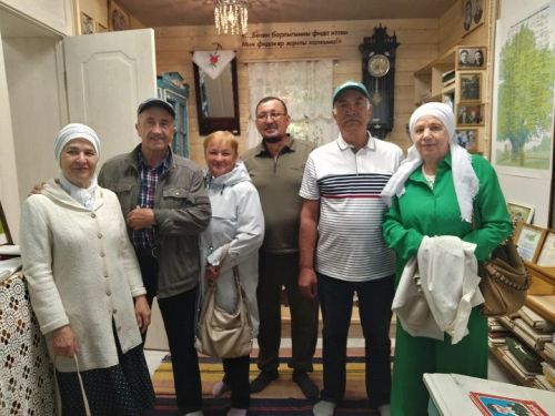Юбилейная встреча: в Зиреклинском музее встретились выпускники, окончившие школу 50 лет назад