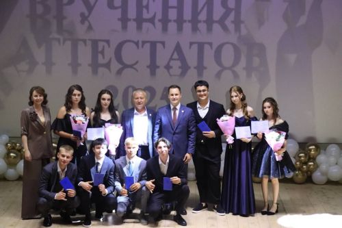 В добрый путь, выпускники!