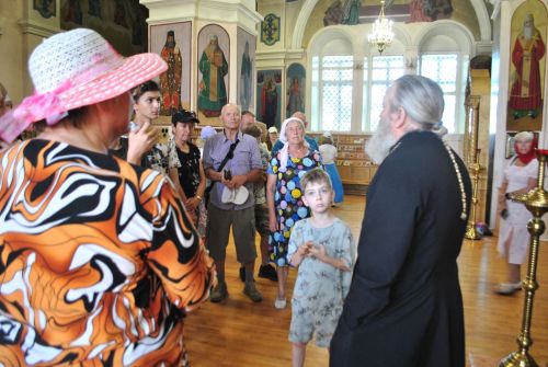 Дальнейший путь лежал к гостеприимной и хлебосольной Слободе Архангельской.