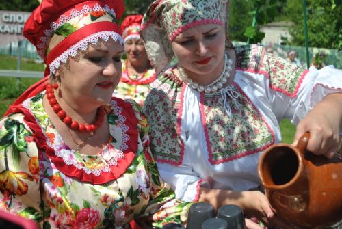 Дальнейший путь лежал к гостеприимной и хлебосольной Слободе Архангельской.
