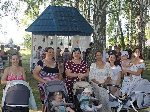 Сохранение народных традиций: Питрау в Ленино
