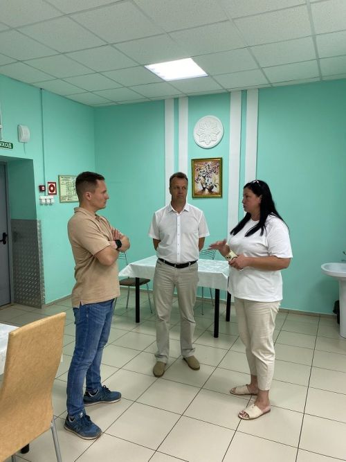 Руководитель исполкома ознакомился с условиями жизни в Новошешминском доме-интернате для престарелых и инвалидов