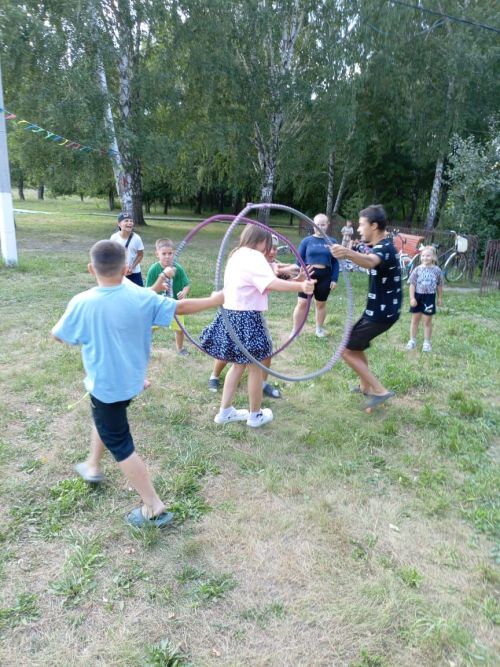 Спортивно-игровая программа «Сильные, смелые, ловкие, умелые» в Ленинской сельской библиотеке