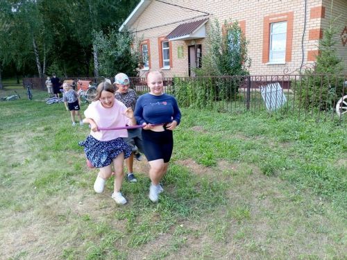 Спортивно-игровая программа «Сильные, смелые, ловкие, умелые» в Ленинской сельской библиотеке