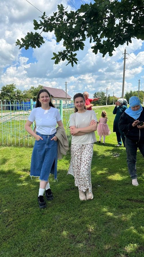 Народный артист Татарстана Алина Шарипжанова сняла клип в Новошешминском районе