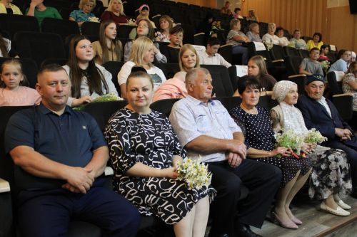 8 июля в районном Доме культуры прошло мероприятие в честь Дня семьи, любви и верности (фоторепортаж)