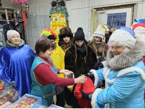 «Пришла Коляда — отворяй ворота!»: В селе Петропавловка прошли праздничные обходы