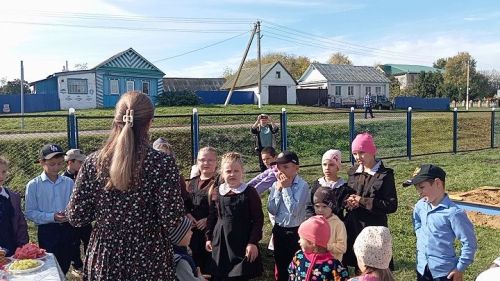 В селе Шахмайкино открылась новая игровая площадка