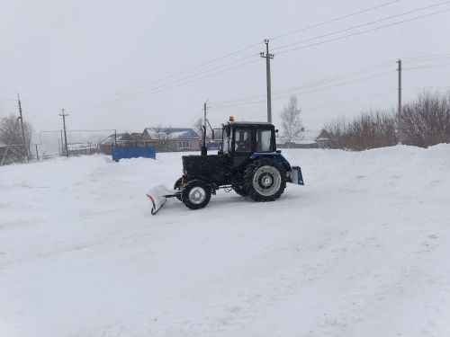 За снежной красотой — четкая работа: как в Архангельском сельском поселении справляются со снегопадами