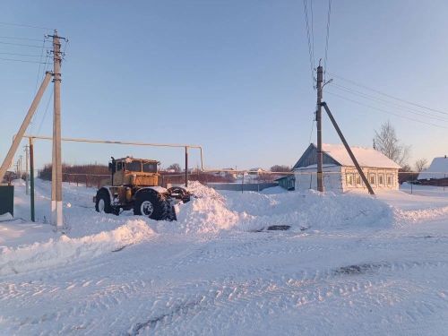 За снежной красотой — четкая работа: как в Архангельском сельском поселении справляются со снегопадами