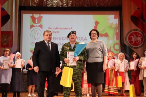 Новошешминцы победили на зональном этапе конкурса «Женщина года. Мужчина года: женский взгляд»
