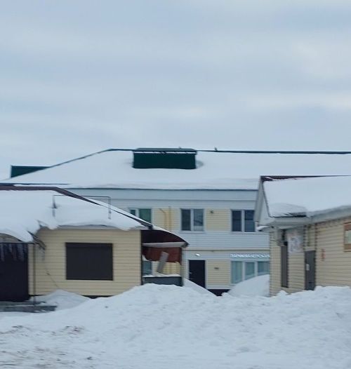 Сход снега с крыш: как не попасть в беду