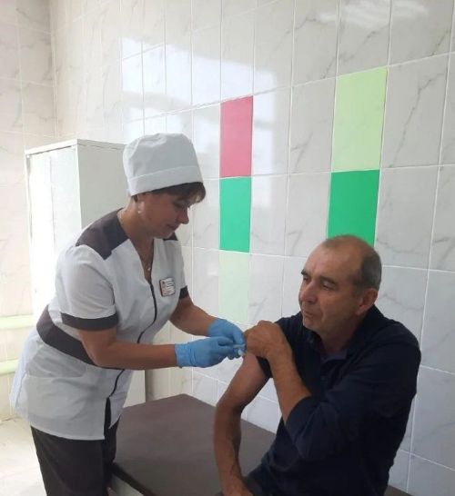 «Посторонних людей в моем селе нет»