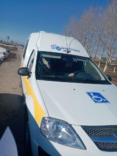 «Посторонних людей в моем селе нет»