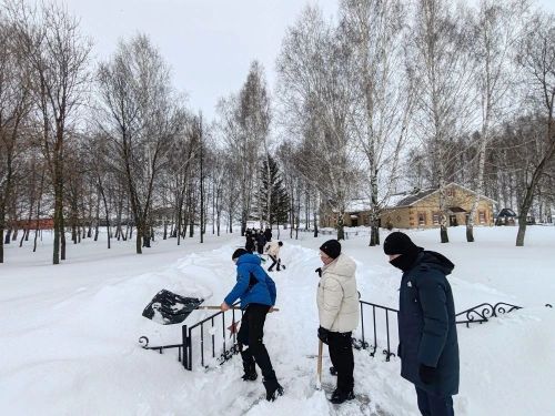 Забота о прошлом ради будущего: «Снежный десант» в Ленинской школе
