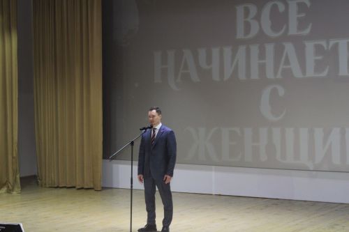 В канун 8 марта в Новошешминском РДК прошел праздничный концерт (фоторепортаж)