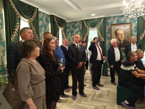 Бүген Музейлар көнендә Шахмай авылы Мирхәйдәр Фәйзи музее 300 кешелек  делегацияне кабул итте
