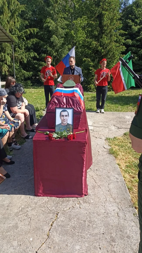 В Слободе Черемуховой простились с бойцом, погибшим в зоне СВО