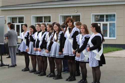 26 мая в Новошешминской гимназии прозвенел последний школьный звонок (фоторепортаж)