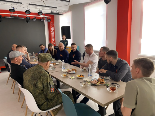Глава Новошешминского района Егор Тарнавский встретился с ветеранами СВО