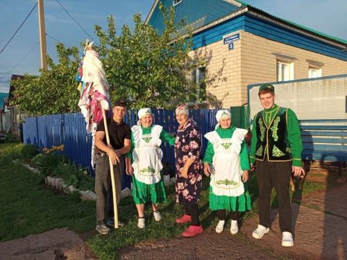 Сабантуй идёт по селу: традиции сбора подарков