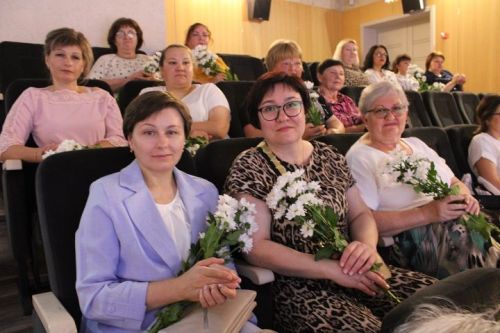 В Новошешминском районном Доме культуры прошло торжественное мероприятие, посвящённое Дню медицинского работника