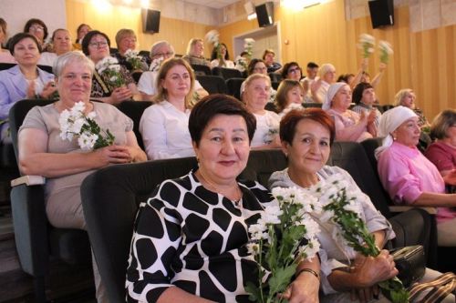 В Новошешминском районном Доме культуры прошло торжественное мероприятие, посвящённое Дню медицинского работника